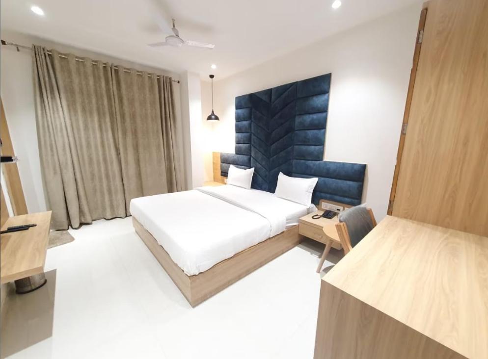 Hotel Scarlet Gwalior Exterior photo
